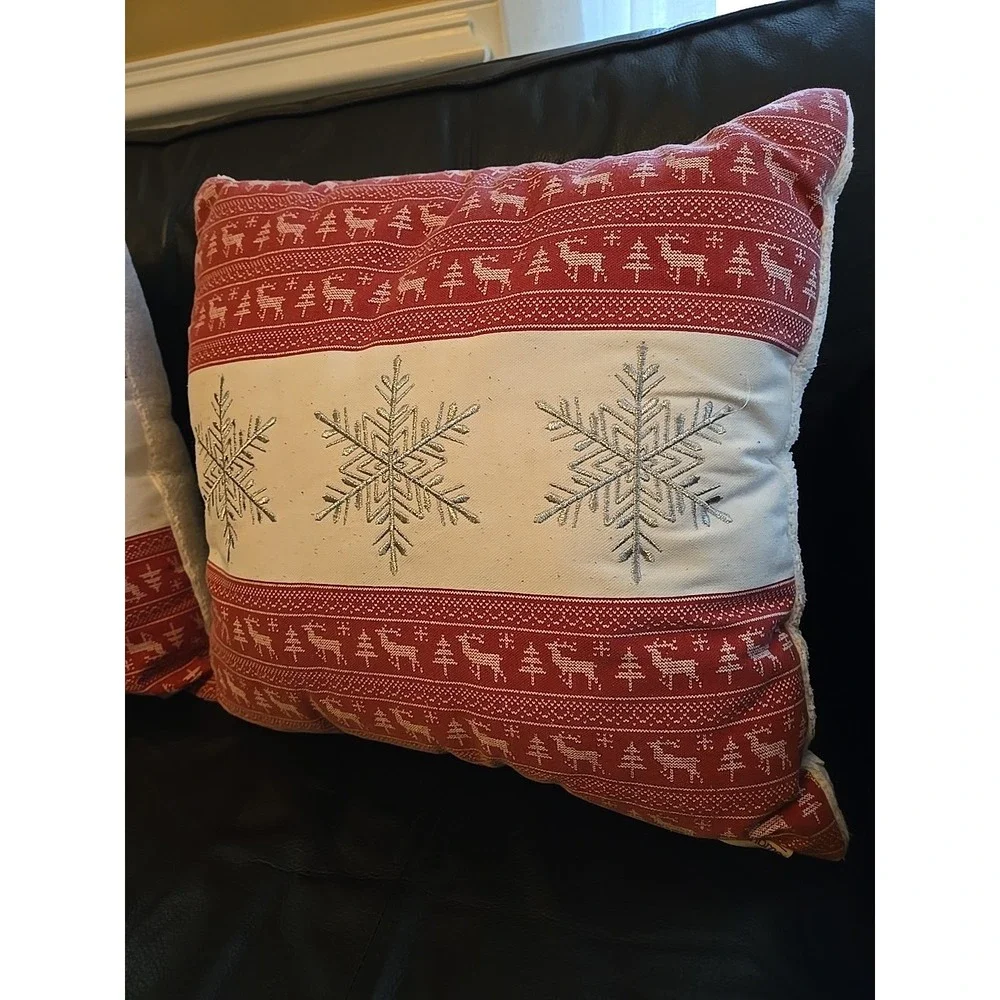 Pair Christmas Holiday Decorative Throw‎ Pillow Snowflakes Reindeer 16x16